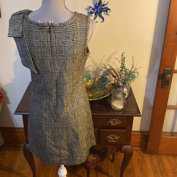 🔥BB Dakota Black and White midi dress size 6🔥 - Picture 6 of 6